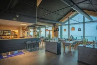 Star Arctic Hotel - Quầy Bar