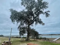Charming 3-Bedroom Retreat with Waterway Access in Hampstead, NC. Hideaway Haven 펜더 카운티 호텔