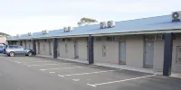 Shoreline Hotel - Motels