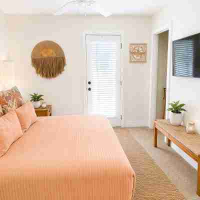 3/3 Mins from UT. Fully Equipped Monthly Stay  Fast WiFi + Workspace + Parking Rooms