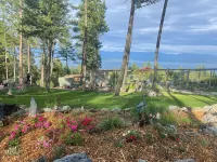 Modern 3-bedroom bungalow in peaceful Somers with great lake and mountain views - Wifi