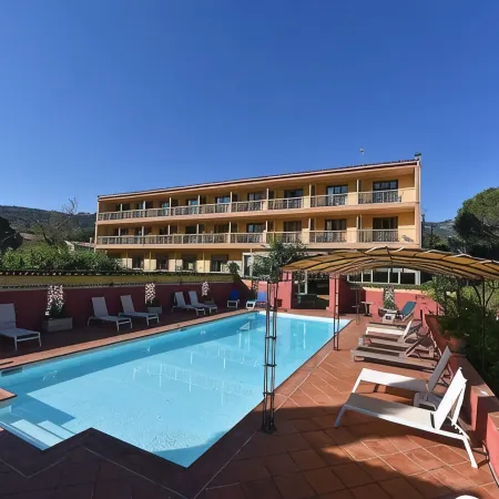 Hotel Cyrnea