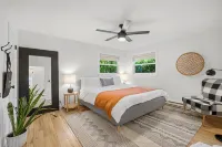 Hideaway House - Cozy Wine Country Escape in the Heart of McMinnville - 4-Star