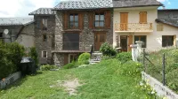 Authentic home, combining the warmth of wood and mountain stone. - Chalets