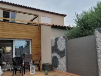 Gîte Du Soleil Maison Traversant Avec Terrasse et Solarium Hotele w: Sorede