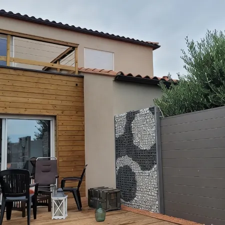 Gîte Du Soleil Maison Traversant Avec Terrasse et Solarium