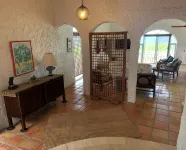Sunshine & Happiness! 2 BR Home, pool & ocean view