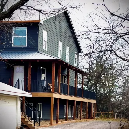 Powder Ridge Ski Hill Area! Spacious & Secluded 6-bedroom cabin/house Kimball