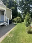 Great Narragansett Location! Classic Beach Cottage.  Short Walk to Kelly Beach. - breakfast