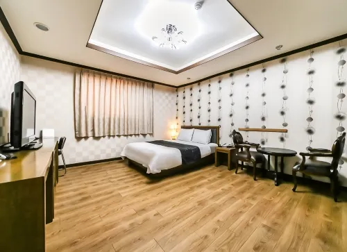 Modern Business Hotel - breakfast