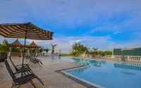 D'Kaliurang Resort & Convention Yogyakarta - 수영장