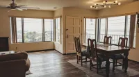 Captain's-SPECTACULAR bay/ocean views-980 sq ft - Dog Friendly! - 3성급