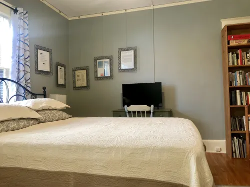 Lovely Uptown Mpls apartment!