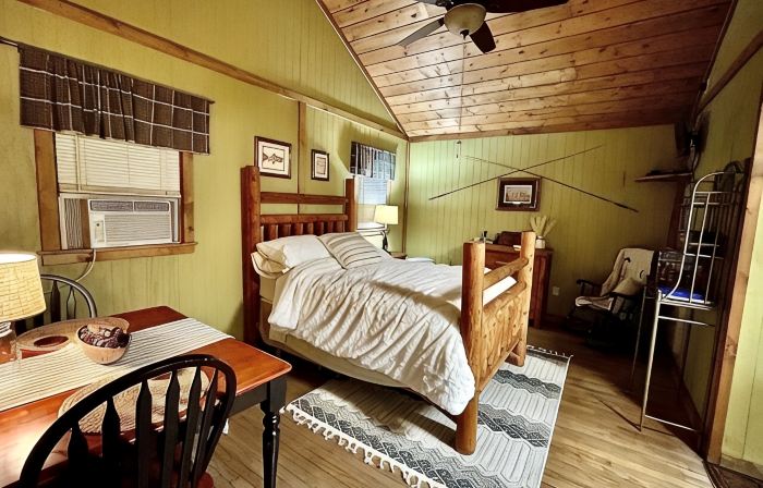 Glady Hideaway