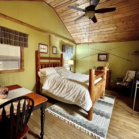 Glady Hideaway