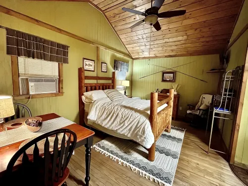 Glady Hideaway