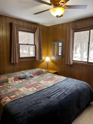 Cozy Chalet at Ski Brule Mountain ski resort in Iron River MI - Hytter