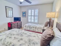 A Welcoming Beachfront 2BR/2BA, Vacation Home, W/D, AC, STEPS TO BEACH! Hotéis em Kapaa