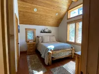 Classic Family Tahoe Cabin - West Shore Bliss! Hotels in Homewood