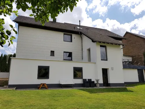 Große,und Luxe Renovierte Wohnung mit Sauna/garten, Garage und Kinderspielplatz