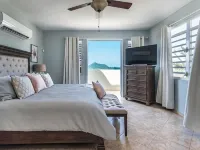 Minutes from beaches  private pool Solar panels Ocean & Mountain Views Hotels in Calvache
