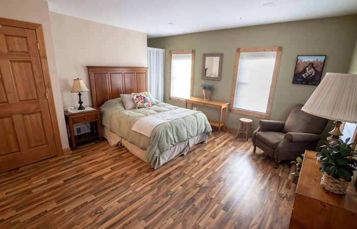Newly remodeled, private, sunny downtown apartment; near restaurants & shopping.