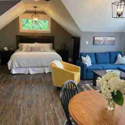 Lovely spacious 600sq ft loft with beautiful views Rooms