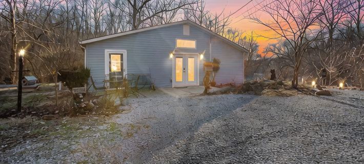 Private setting between flowing creeks, minutes from Cincinnati attractions. Hotels in Clermont County