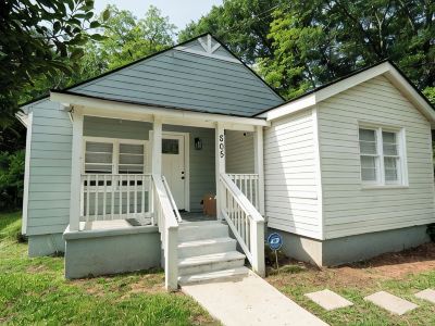 Pet-friendly home walking distance to Downtown Monroe