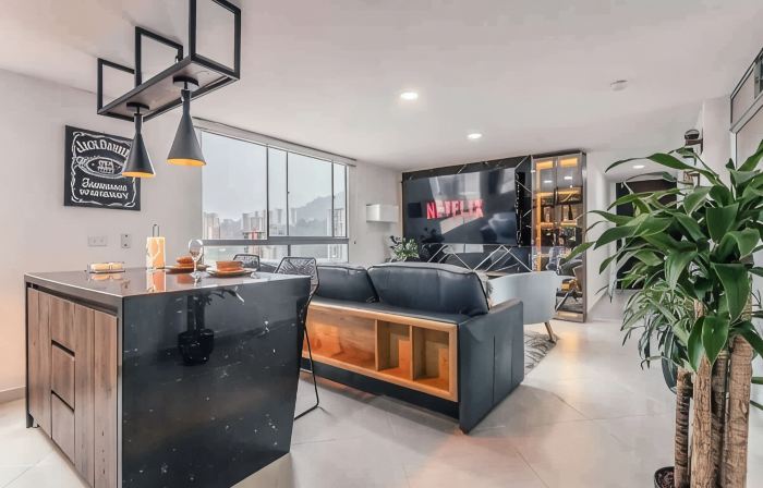 Lux Penthouse: By Medellín, Great Dining, Nightlife, Fast Wifi & Self Check-in