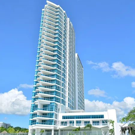 OCEAN VIEW APARTMENT on the beach