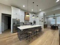 Four Bedroom Downtown Tomball Cottage - Kitchenette