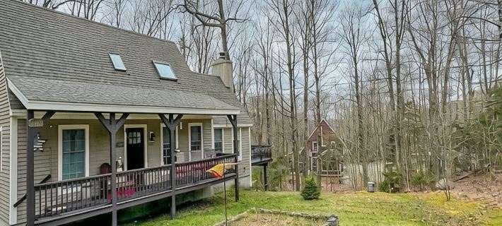 Snow Owl Chalet - Dover,  4-Bd 3-Bth - 10 Min. - Mt Snow! Saltwater Hot Tub! Hotele w: Dover