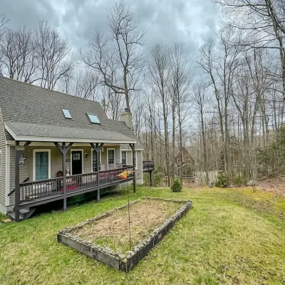 Snow Owl Chalet - Dover,  4-Bd 3-Bth - 10 Min. - Mt Snow! Saltwater Hot Tub! - ブティック