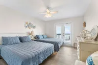 Beachfront!! with Private Access to Beach - WiFi