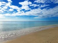 30 Seconds to Beach Path! Outdoor Tiki Bar w/ TV! Kayaks, SUP's, Bikes & More! - Wifi