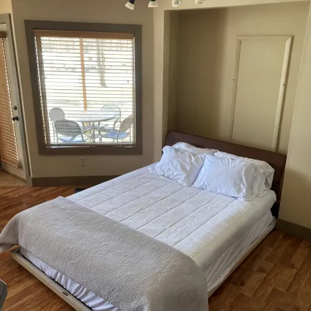 Completely Updated Crystal Mountain Condo Great Location Dog Friendly!