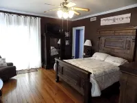 Amazing Location. Jackson St with Pool.  Featured on #Staycation. - 4つ星