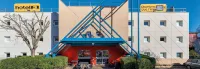 hotelF1 Cholet - parking