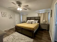 "Cozy Times" less than 10 minutes from Lake Texoma and Choctaw Casino - 4-Star