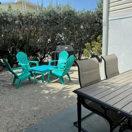 Wonderful Chalet, with Terrace & Private Patio – 20 miles from Key West.