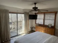 Treetops Cottage, wrap around deck, Wi-Fi, pet friendly, close to Lake Lure. - Homestays
