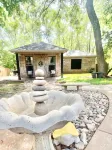 Peaceful Creekside Cottage - quiet, clean and lots of amenities! - Boutique