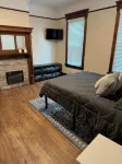 Monument House, Near Spooky Nook , Heart of Hamilton,Oh private parking , Slps 8 - 무료 와이파이