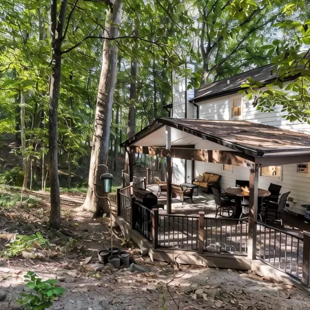 Your Dream Getaway is Only Minutes Away From Historic Roswell!