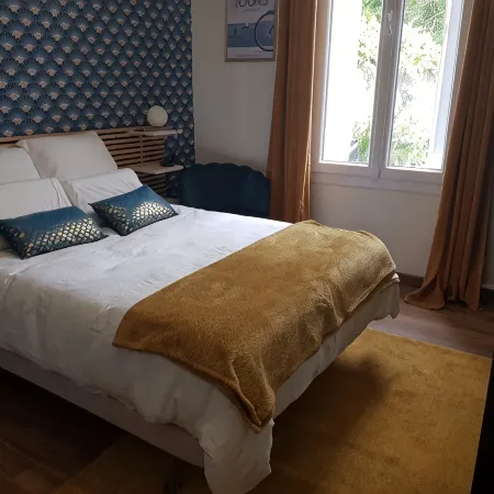 Cosy town house with bicycles available