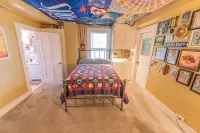 Great Space! 2 Blocks from Downtown Lee's Summit! - 2성급