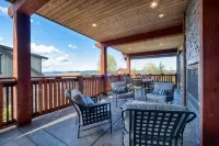 Large west coast home near the seaside - Homestays