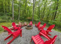 Private retreat with Nature at its best! Hot Tub, Lake & ski, Arcade & Games. - 3 étoiles