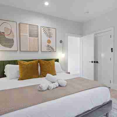 Huge & Cozy 3Br3BA Lux Penthouse+Roofdeck! Quick Path Access to NYC Manhattan Rooms